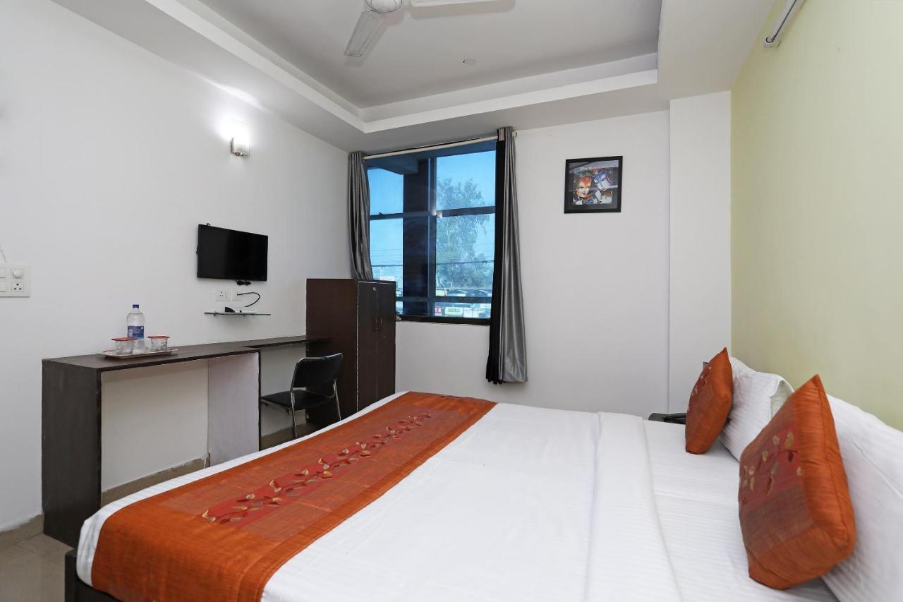 Oyo 11392 The Hotel Grand Hospitality 노이다 외부 사진
